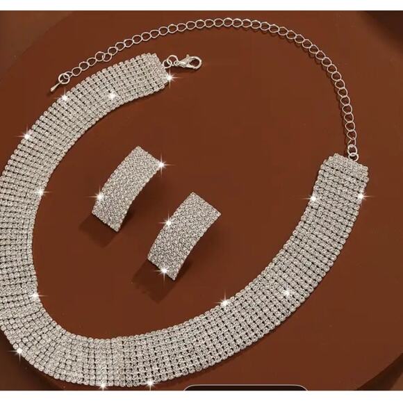 Luxury Rhinestone Necklace and Earrings Set NWT - Picture 2 of 3